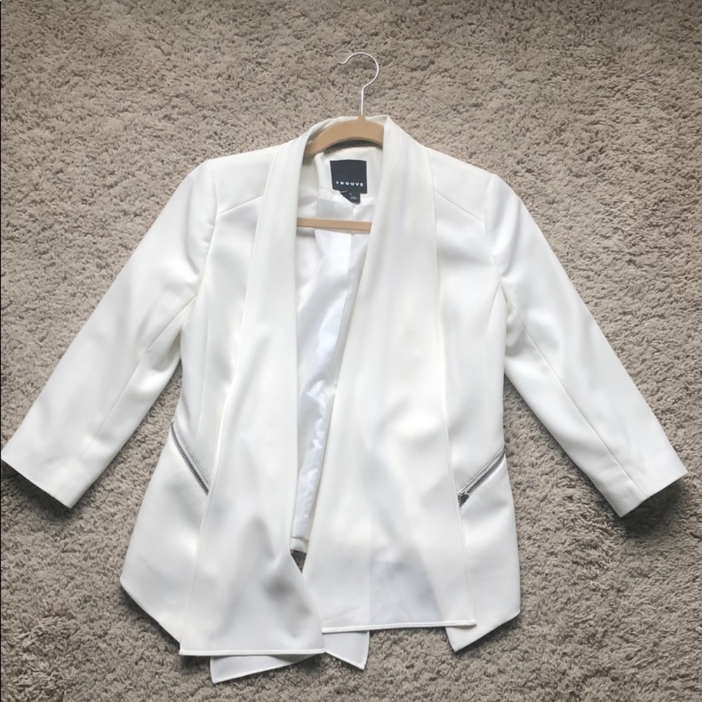 Gorgeous White Fitted Blazer